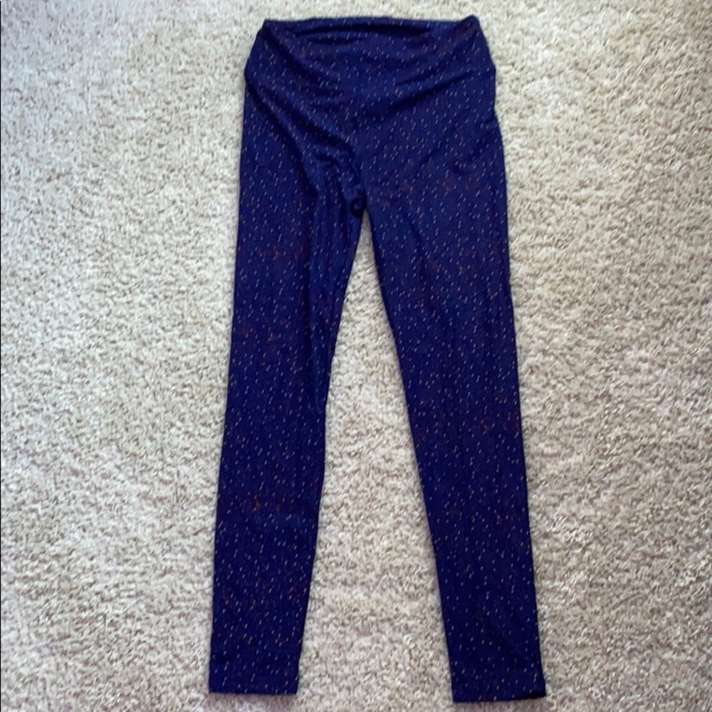 blue dotted leggings!